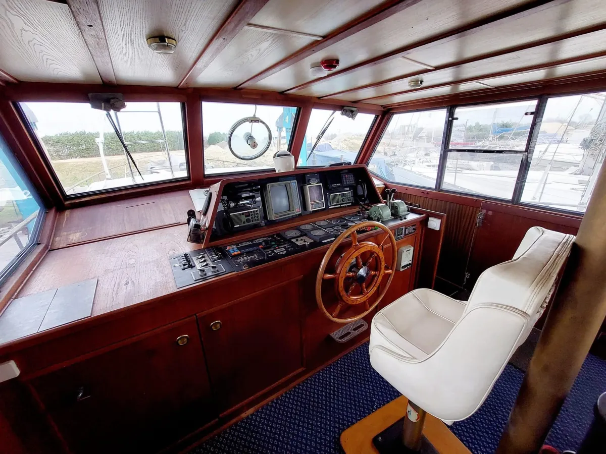 Steel Motorboat Motor yacht 1695