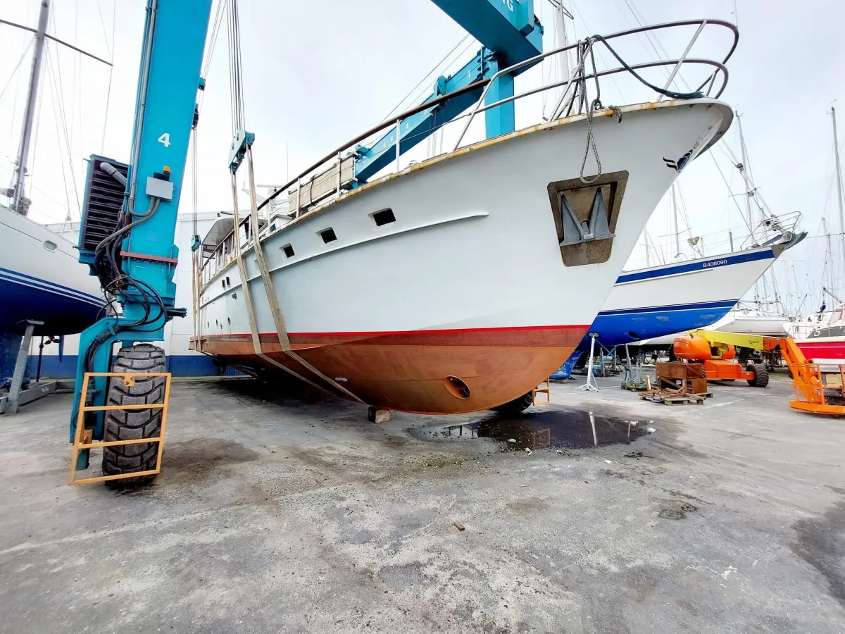 Steel Motorboat Motor yacht 1695