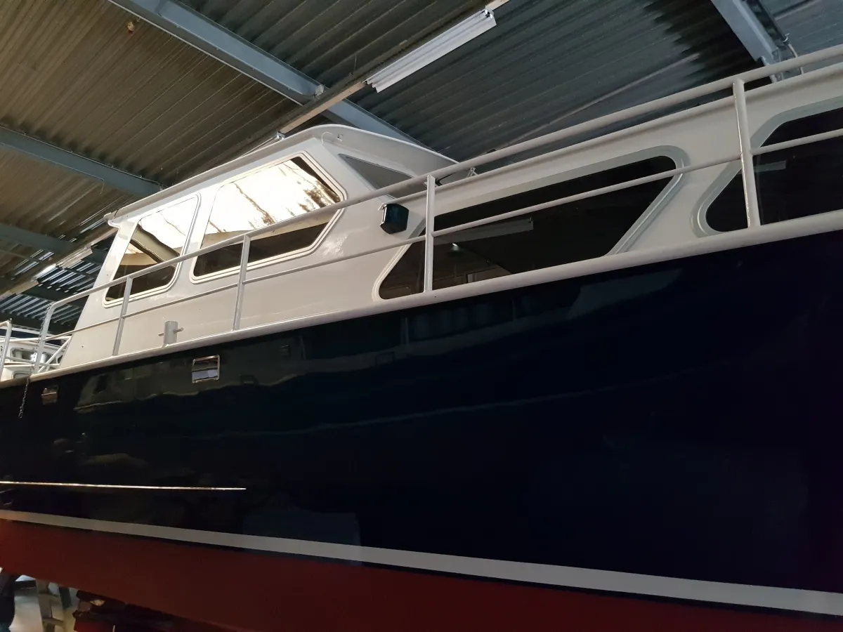 Steel Motorboat Hooveld 999