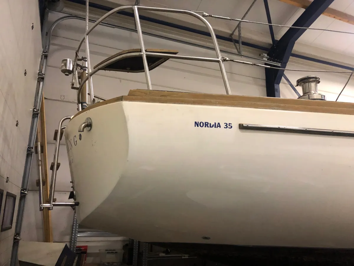 Polyester Sailboat Nordia 35