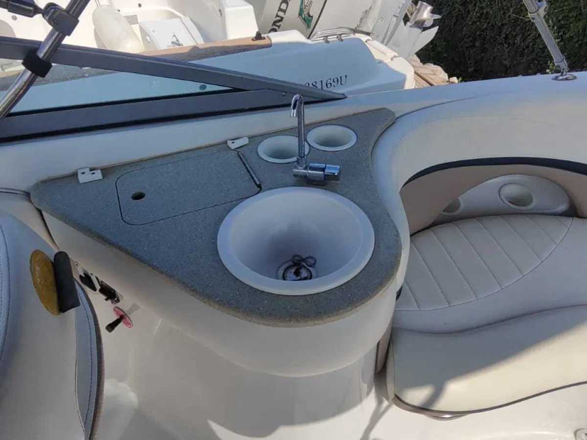 Polyester Speedboat Four Winns 245 Sundowner