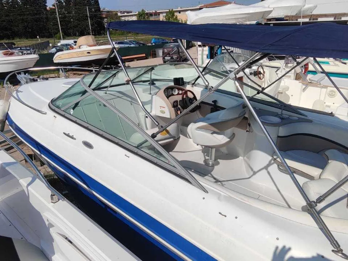 Polyester Speedboat Four Winns 245 Sundowner