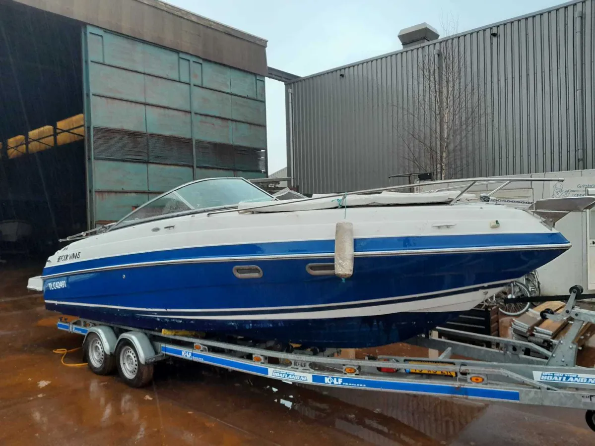 Polyester Speedboat Four Winns 245 Sundowner