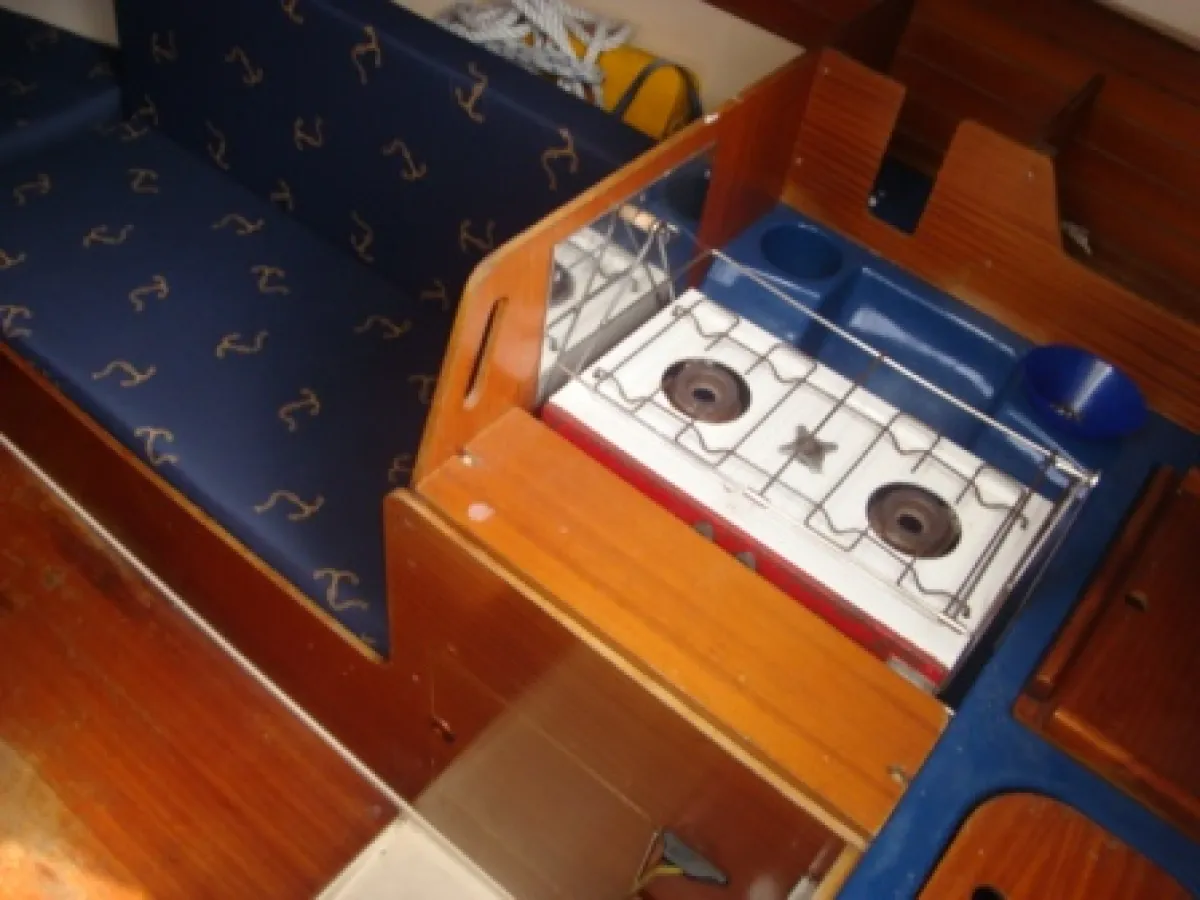 Polyester Sailboat Dufour 1800