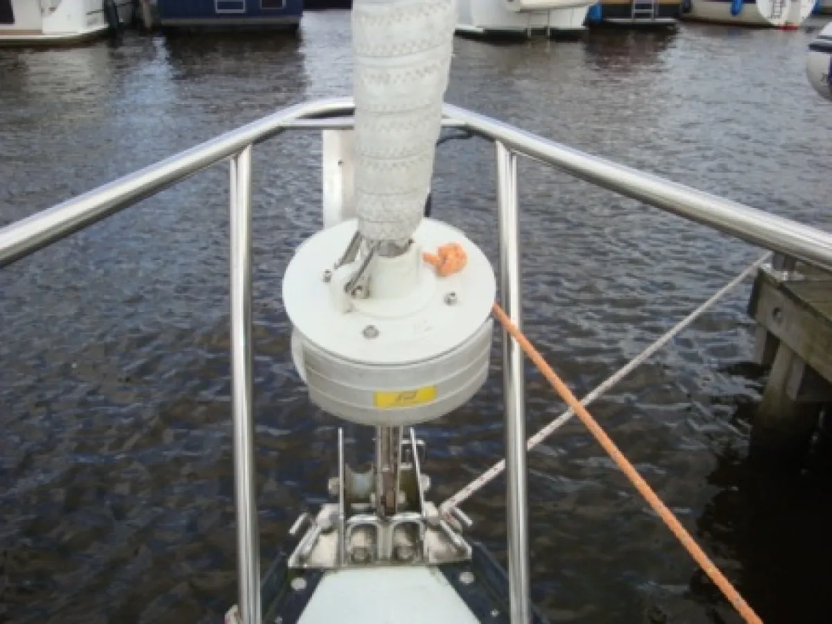 Polyester Sailboat Dufour 1800