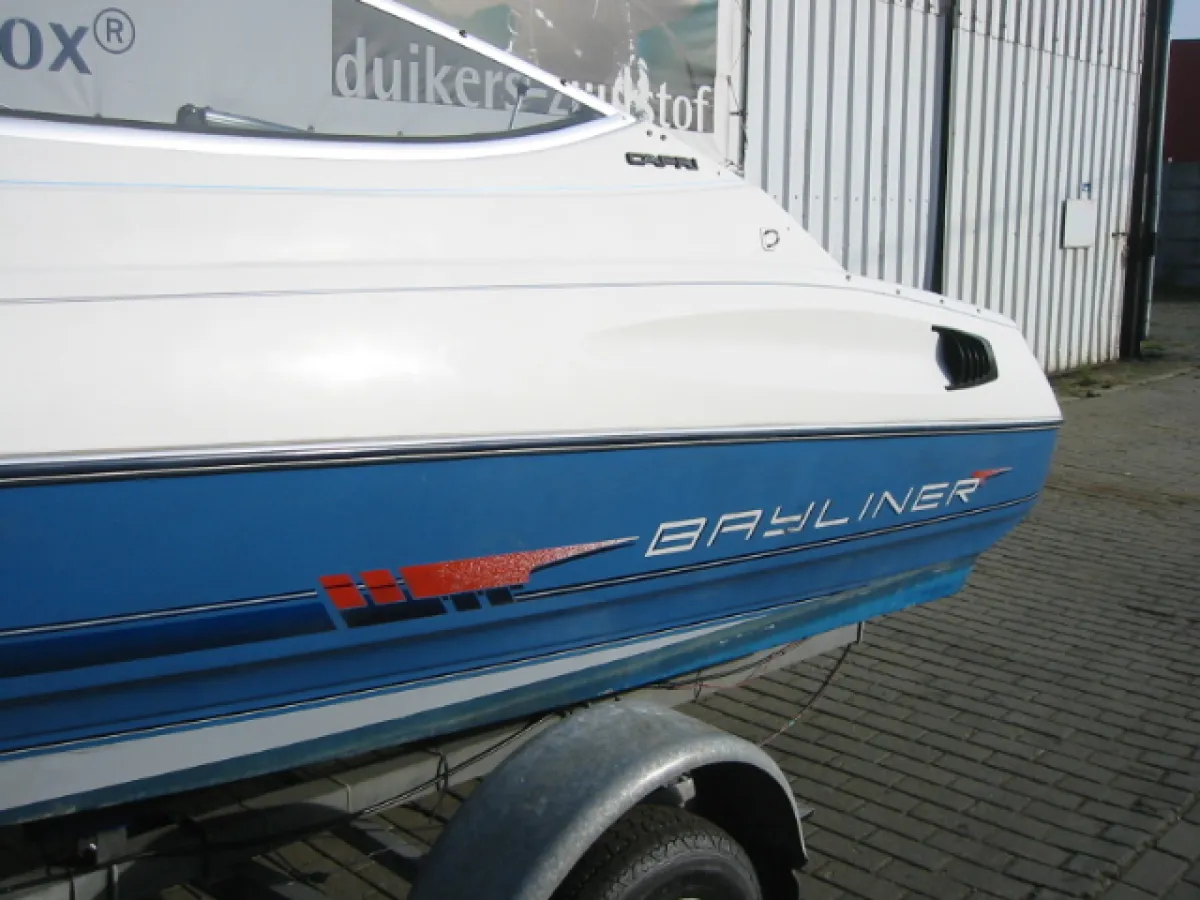 Polyester Speedboot Bayliner 2072 Capri