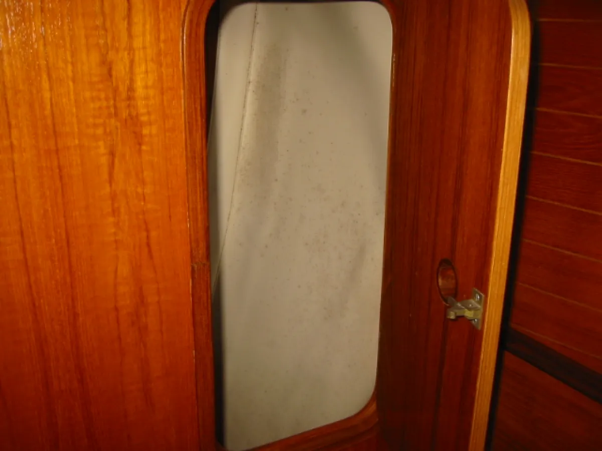 Polyester Sailboat Beneteau Oceanis 350