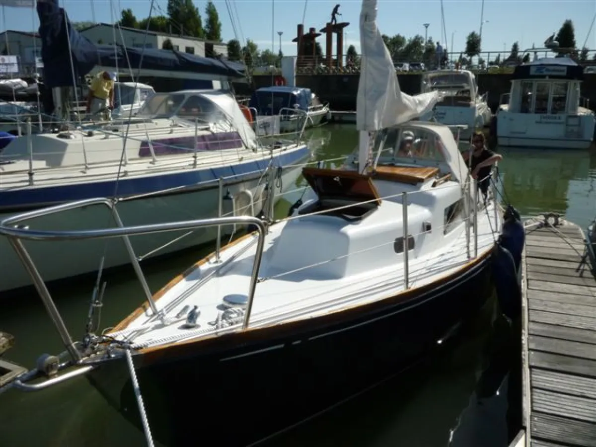 Polyester Sailboat Meridian 25