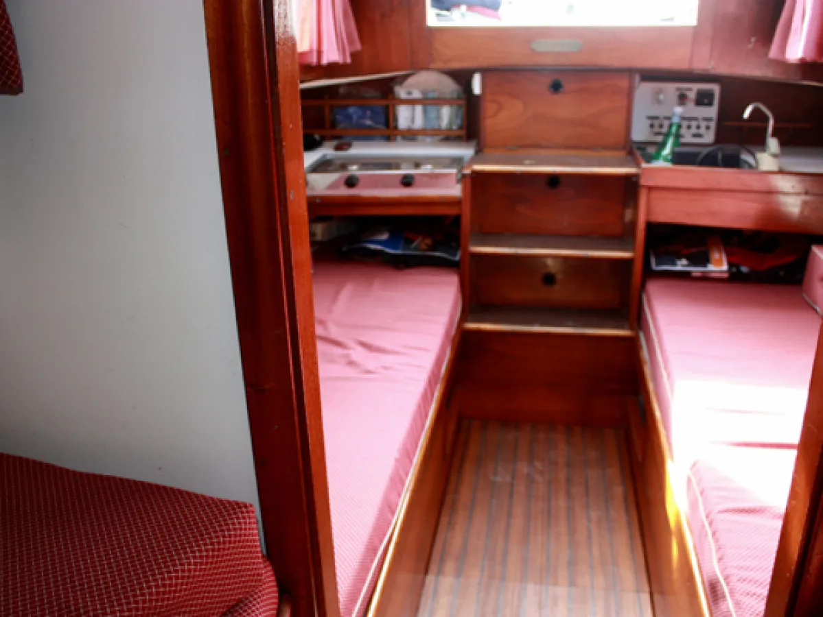 Polyester Sailboat Meridian 25