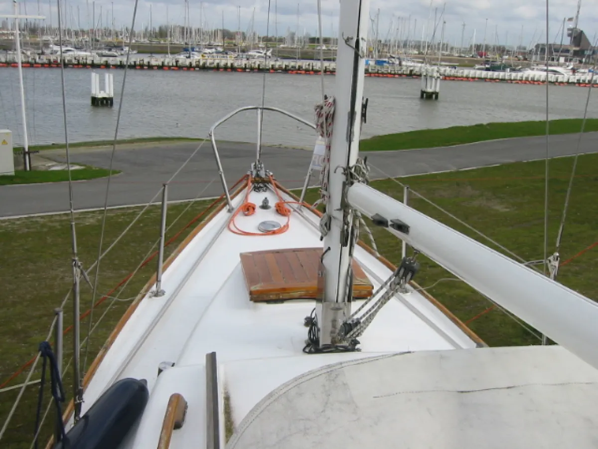 Polyester Sailboat Meridian 25