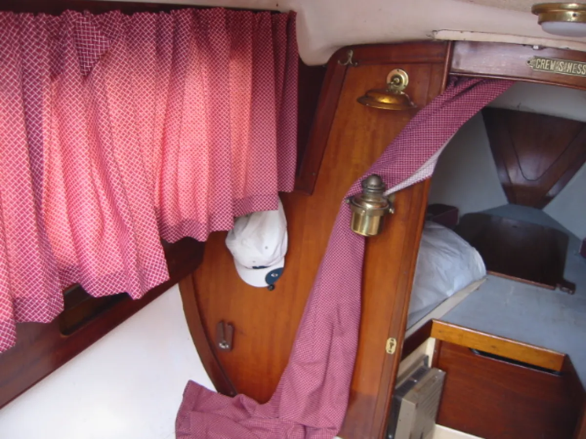 Polyester Sailboat Meridian 25