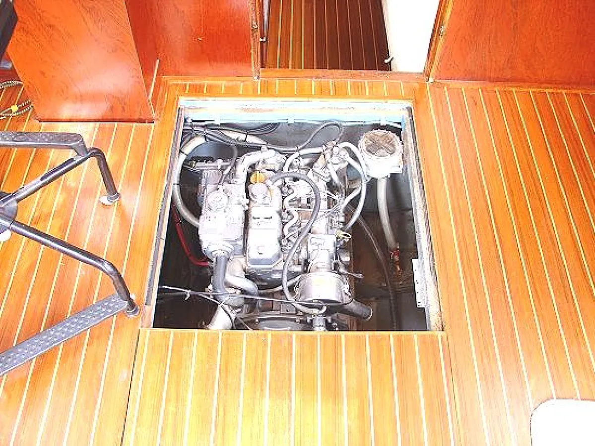 Steel Motorboat Bakdekker Salonboot