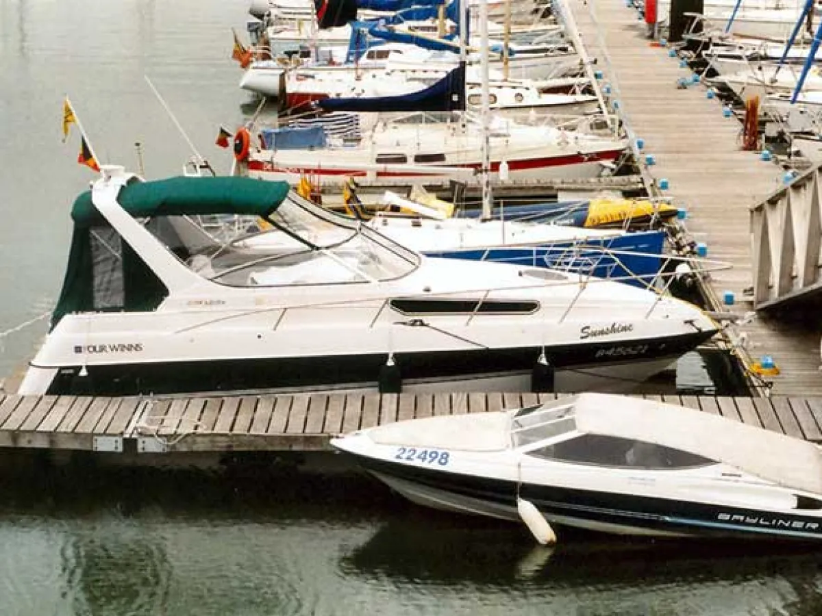 Polyester Speedboat Four Winns 278