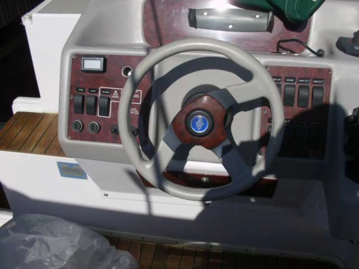 Polyester Speedboat Four Winns 278