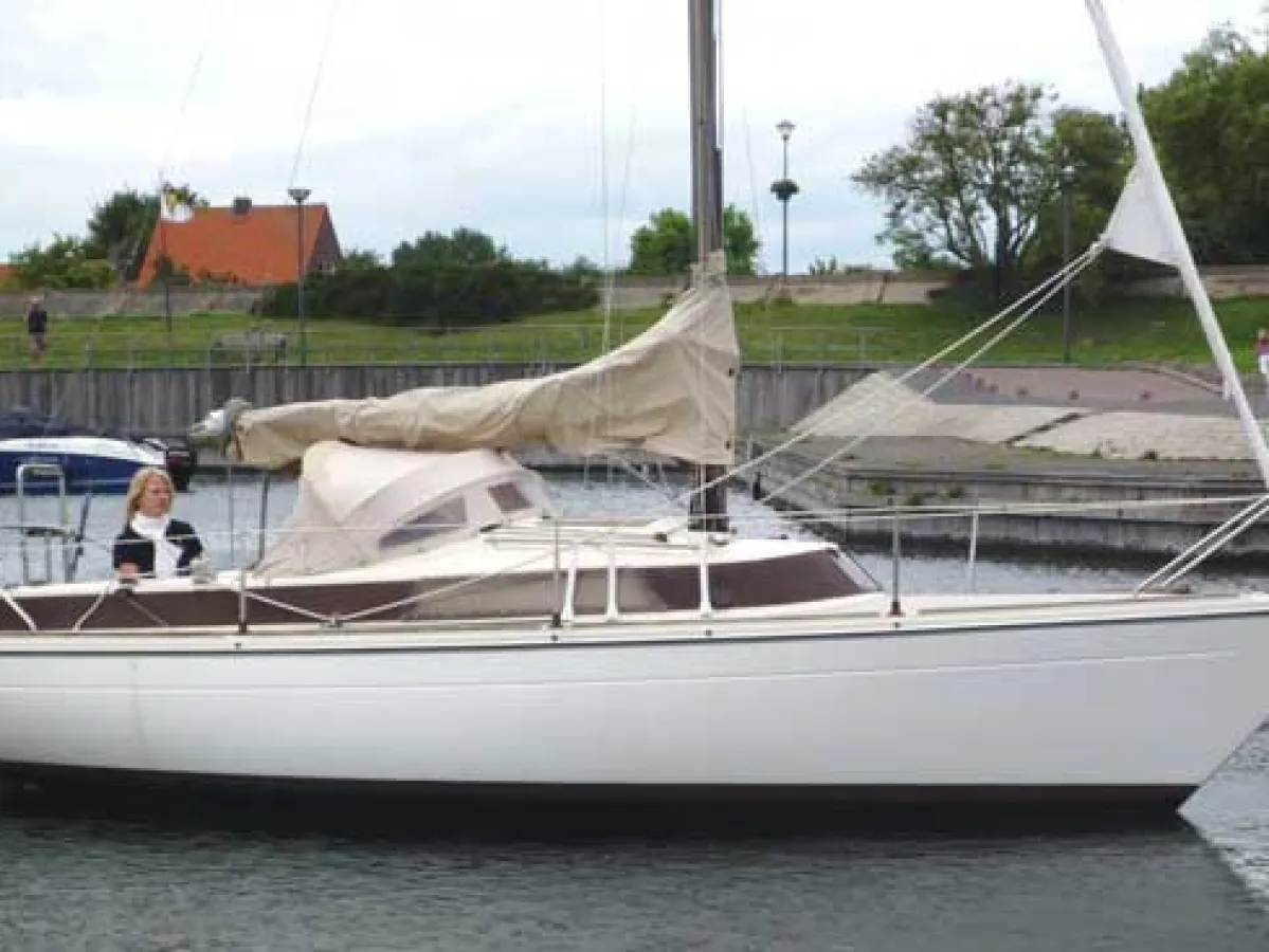 Polyester Sailboat Dehler Sprinta 70