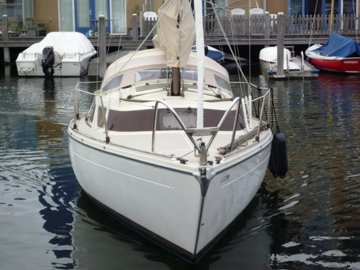 Polyester Sailboat Dehler Sprinta 70