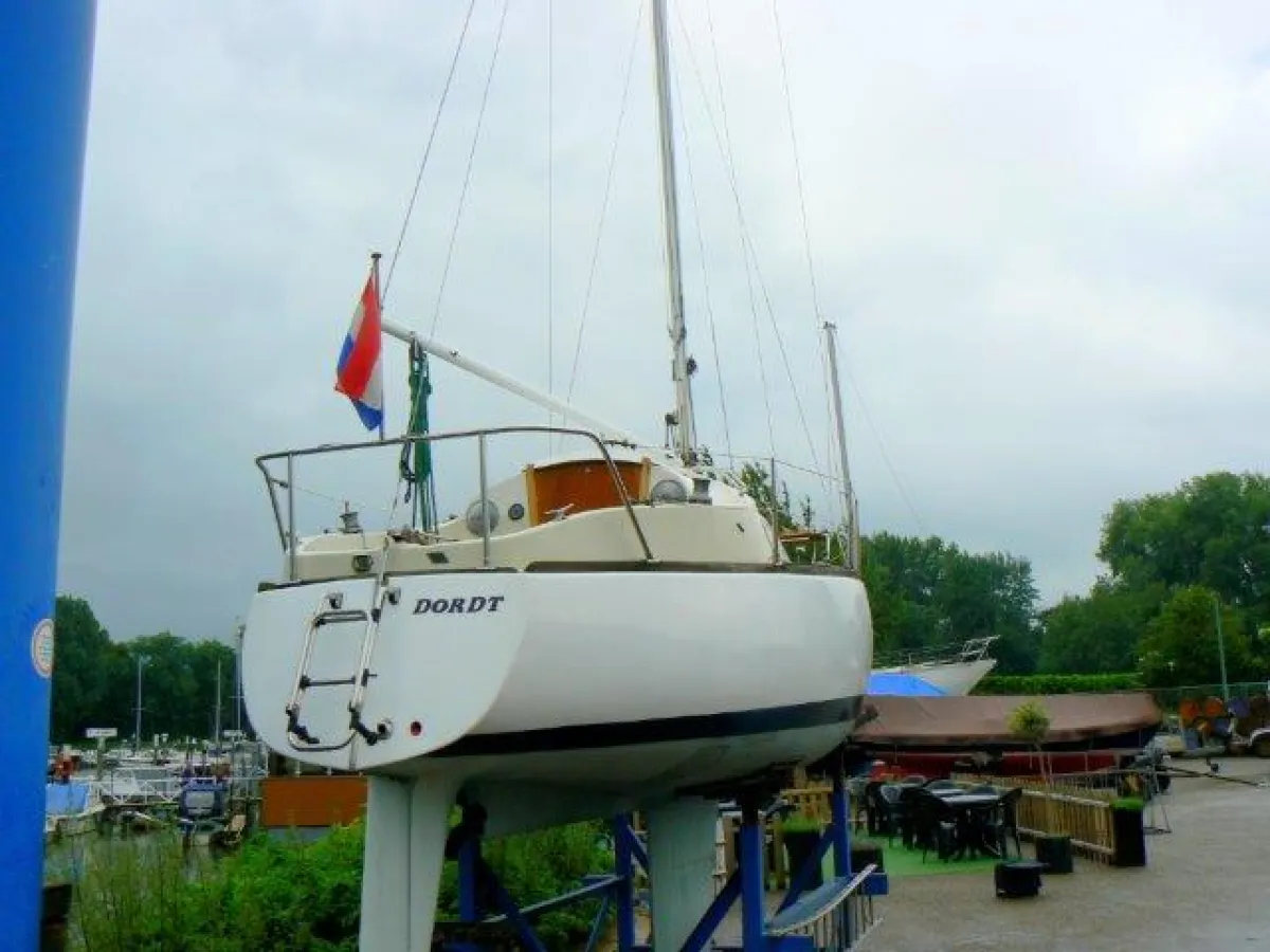 Polyester Sailboat Kievit 820