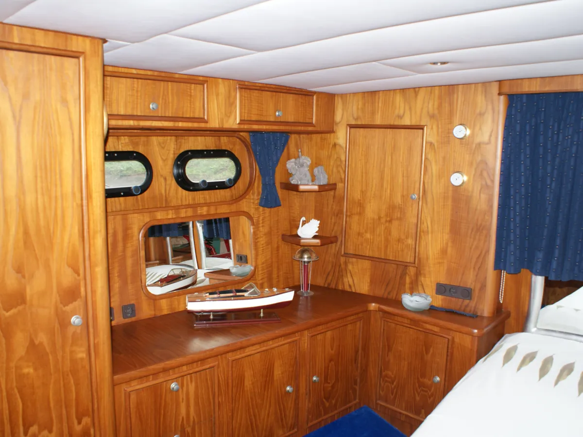 Steel Motorboat Pacific Allure 136