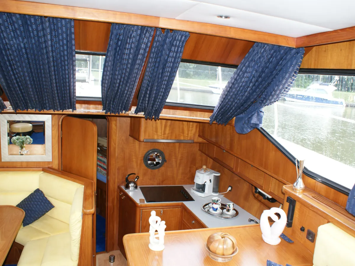 Steel Motorboat Pacific Allure 136