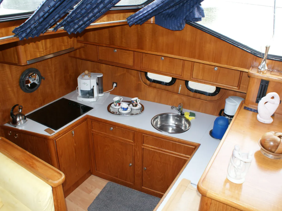 Steel Motorboat Pacific Allure 136