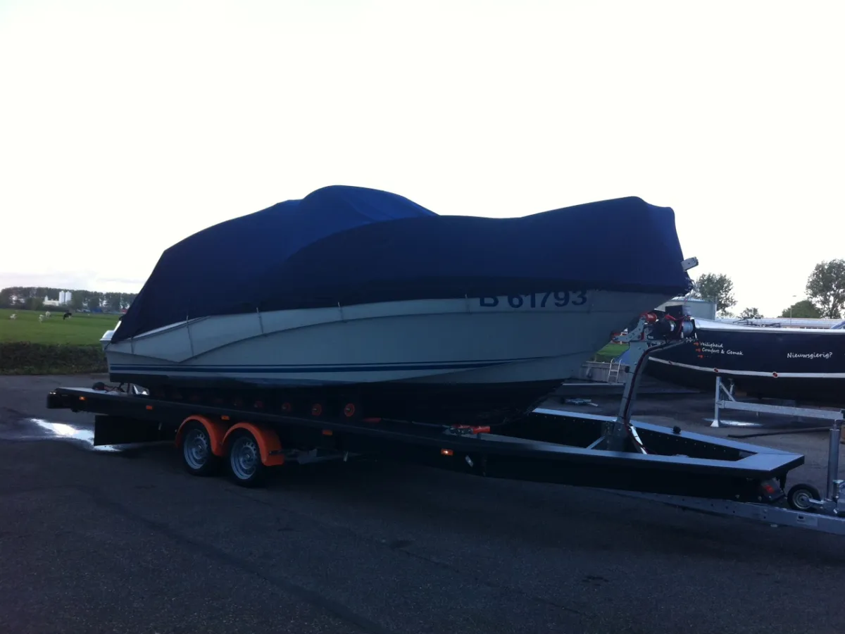 Polyester Speedboat Quicksilver 645 Commander