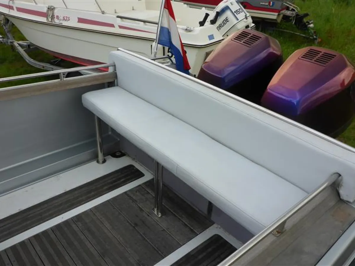 Polyester Speedboat Wellcraft 30