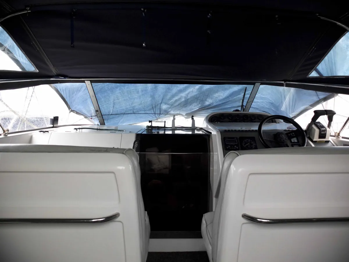 Polyester Motorboat Fairline TARGA 30-33