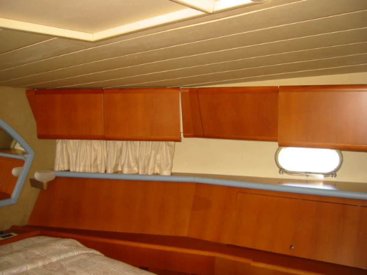 Polyester Motorboat Ferretti 58 Altura