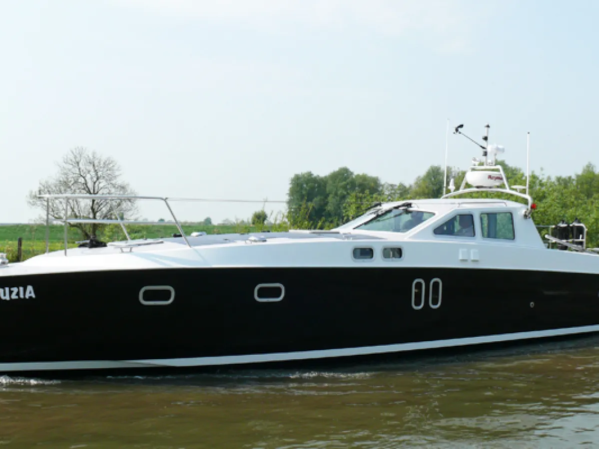 Polyester Motorboat Nieland Boxer 39 HYBRIDE