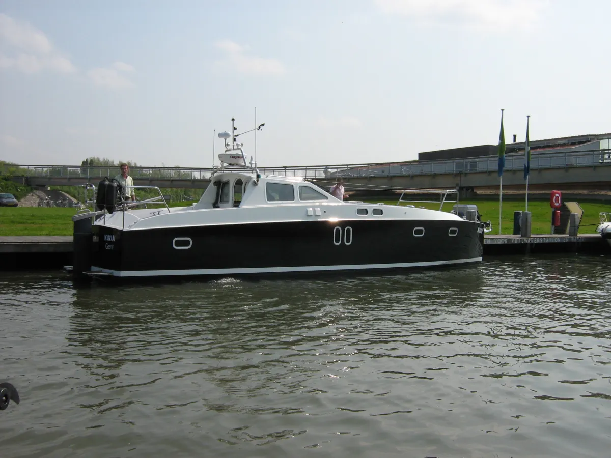 Polyester Motorboat Nieland Boxer 39 HYBRIDE