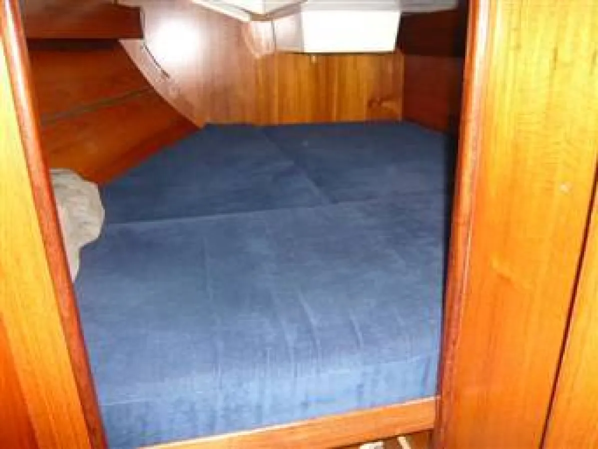 Polyester Sailboat Friendship 35