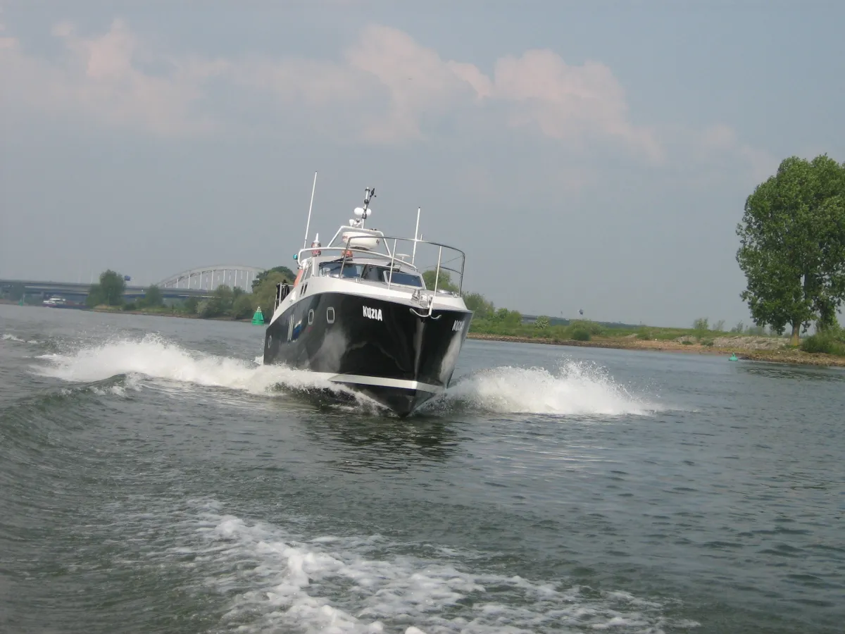 Polyester Motorboat Nieland Boxer 39 HYBRIDE