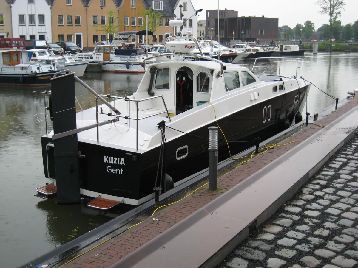 Polyester Motorboat Nieland Boxer 39 HYBRIDE