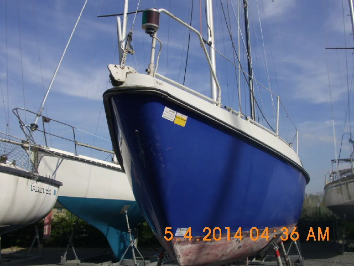 Polyester Sailboat Etap 22