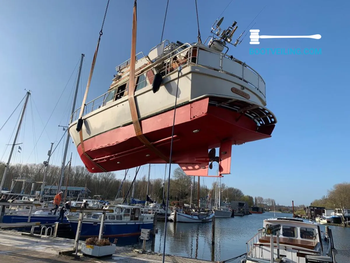 Steel Motorboat Palma 37