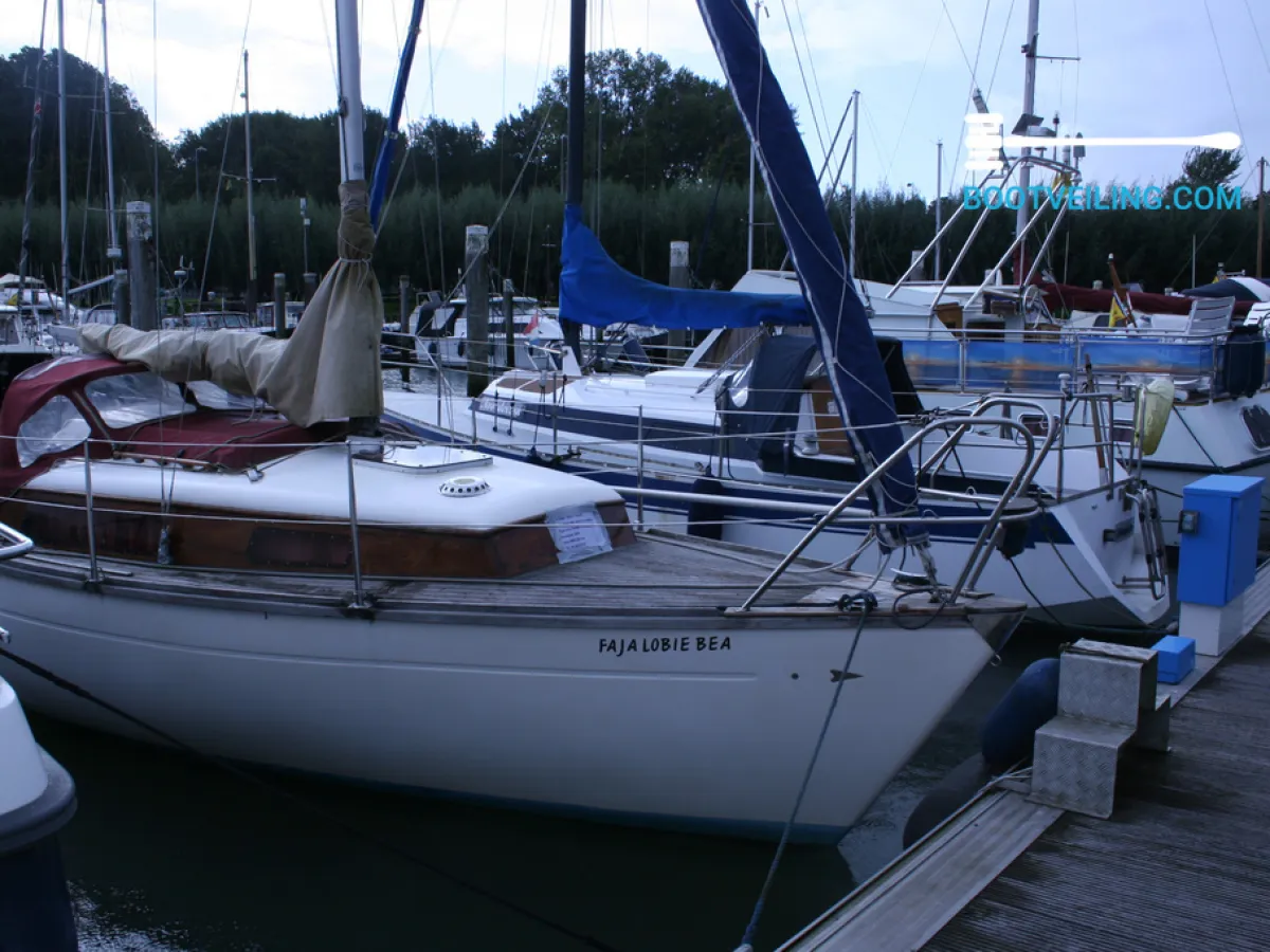 Polyester Sailboat Sirius 24