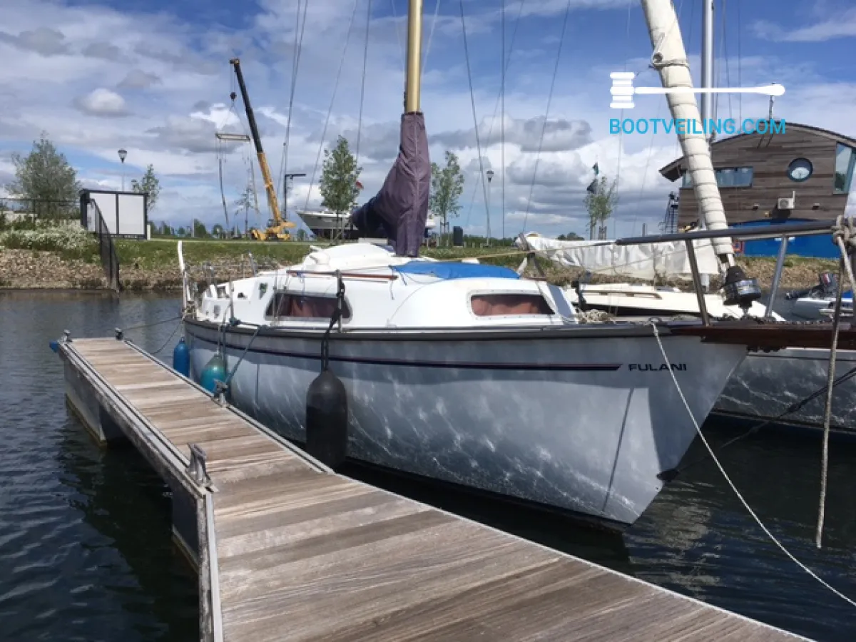 Polyester Sailboat Van de Stadt 710