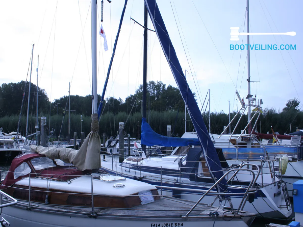 Polyester Sailboat Sirius 24