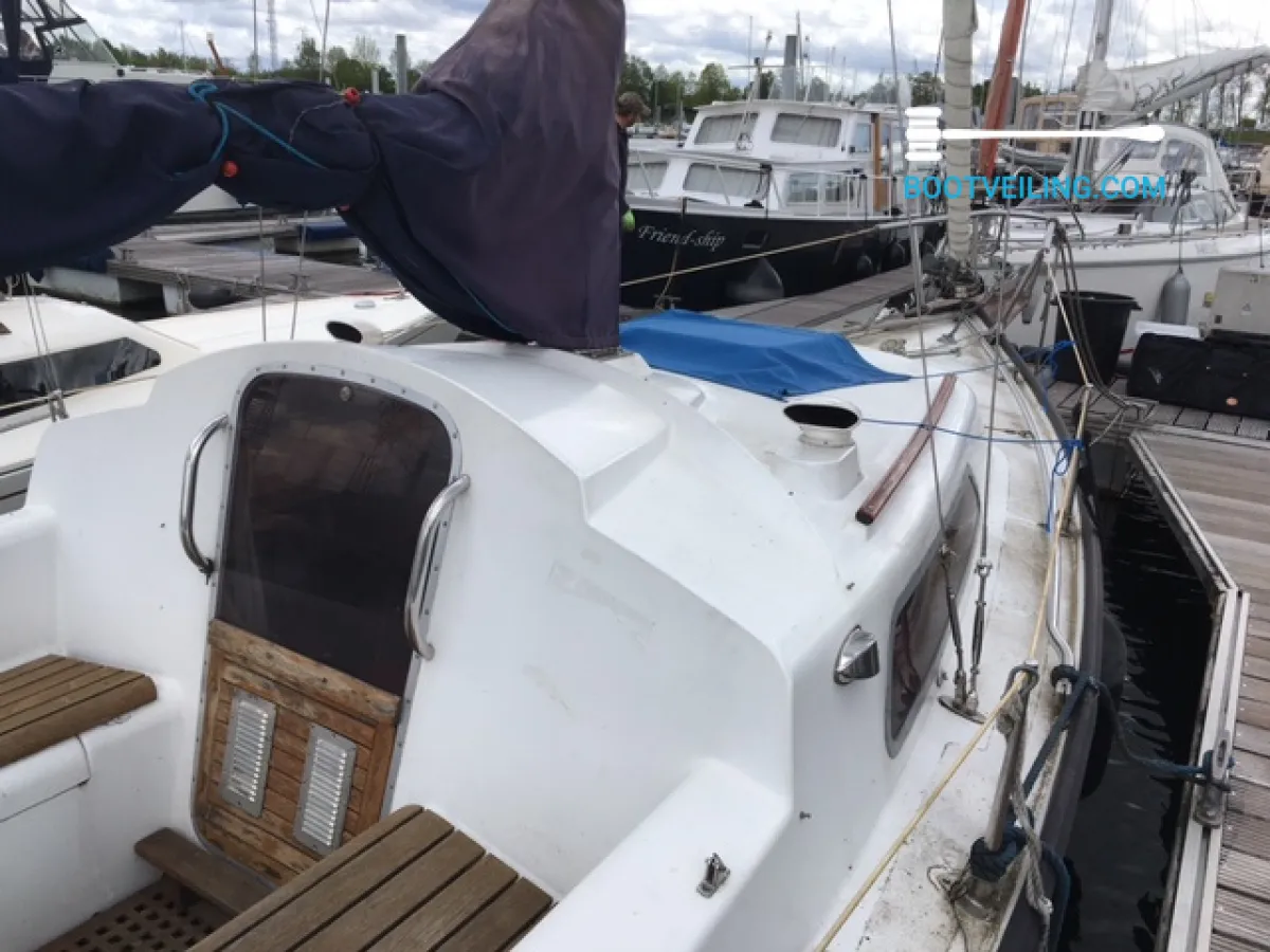 Polyester Sailboat Van de Stadt 710