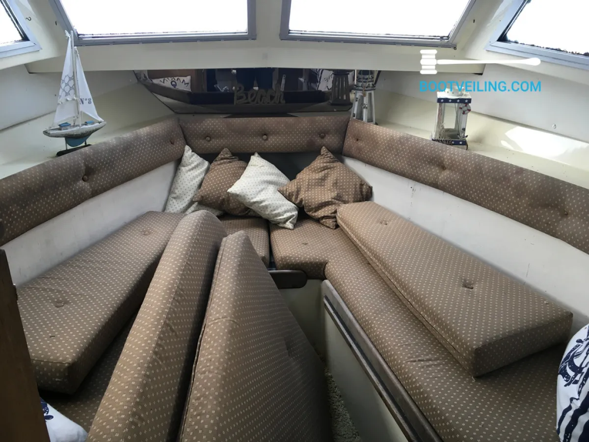 Polyester Speedboat Fairline 23