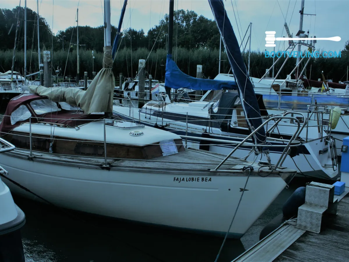 Polyester Sailboat Sirius 24