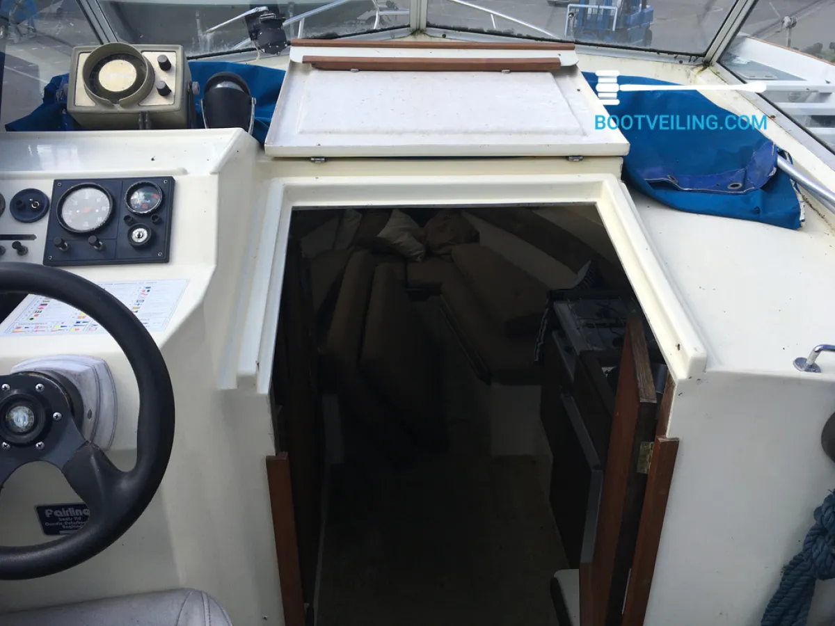 Polyester Speedboat Fairline 23