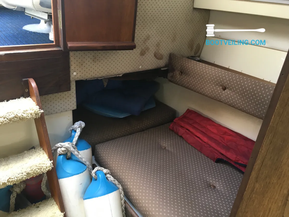 Polyester Speedboat Fairline 23