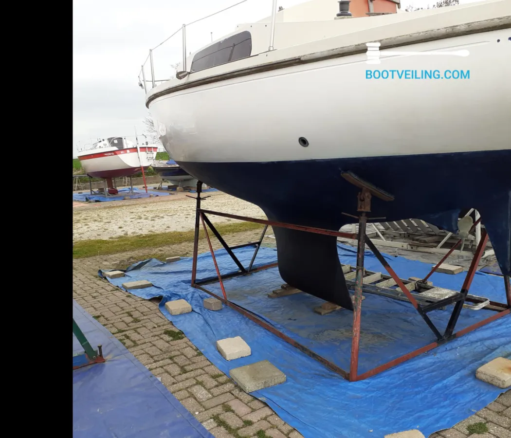 Polyester Sailboat Mystere 26