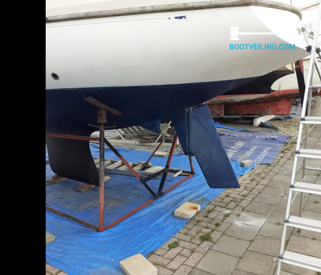 Polyester Sailboat Mystere 26