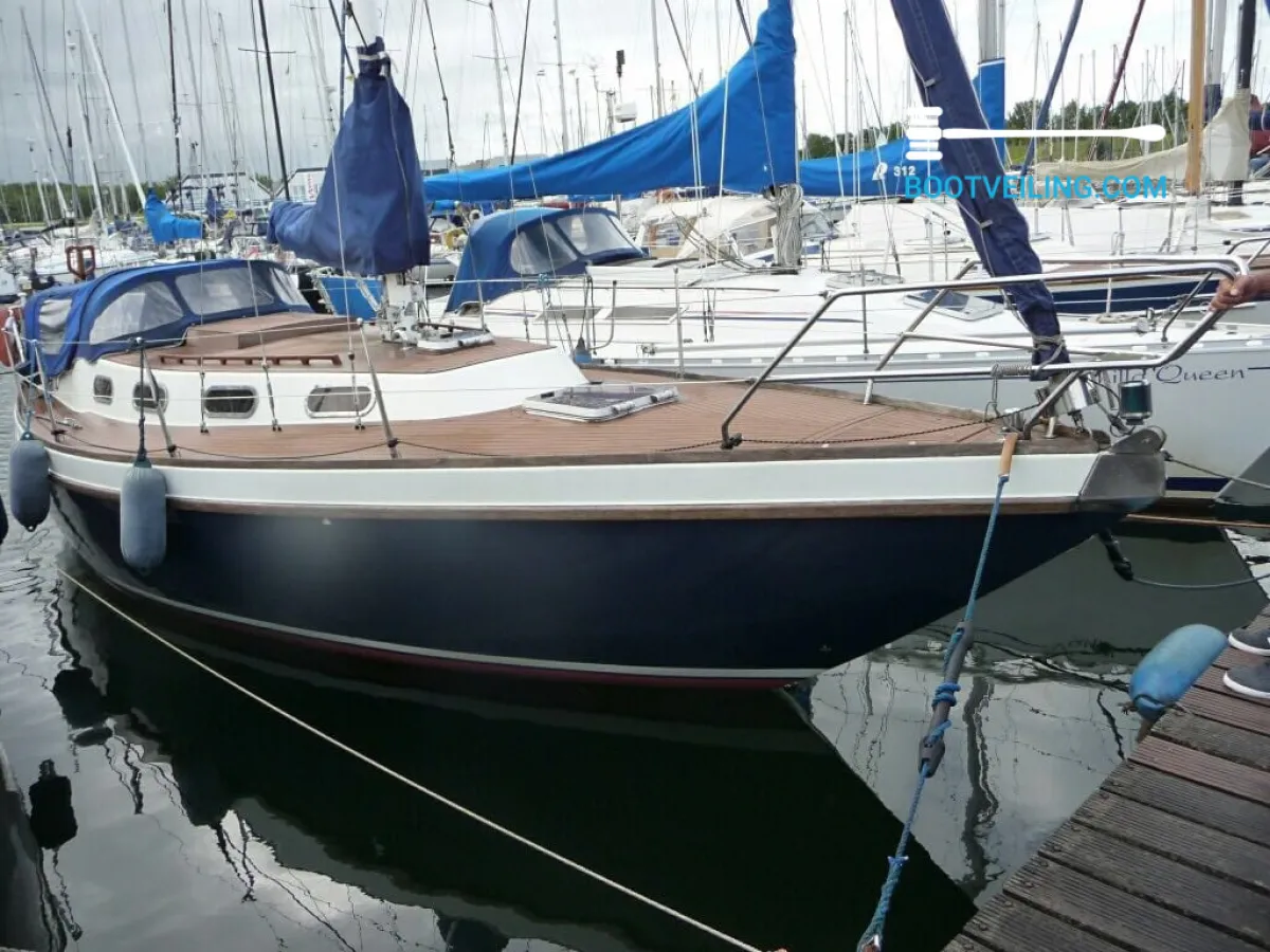 Polyester Sailboat Najade 1000