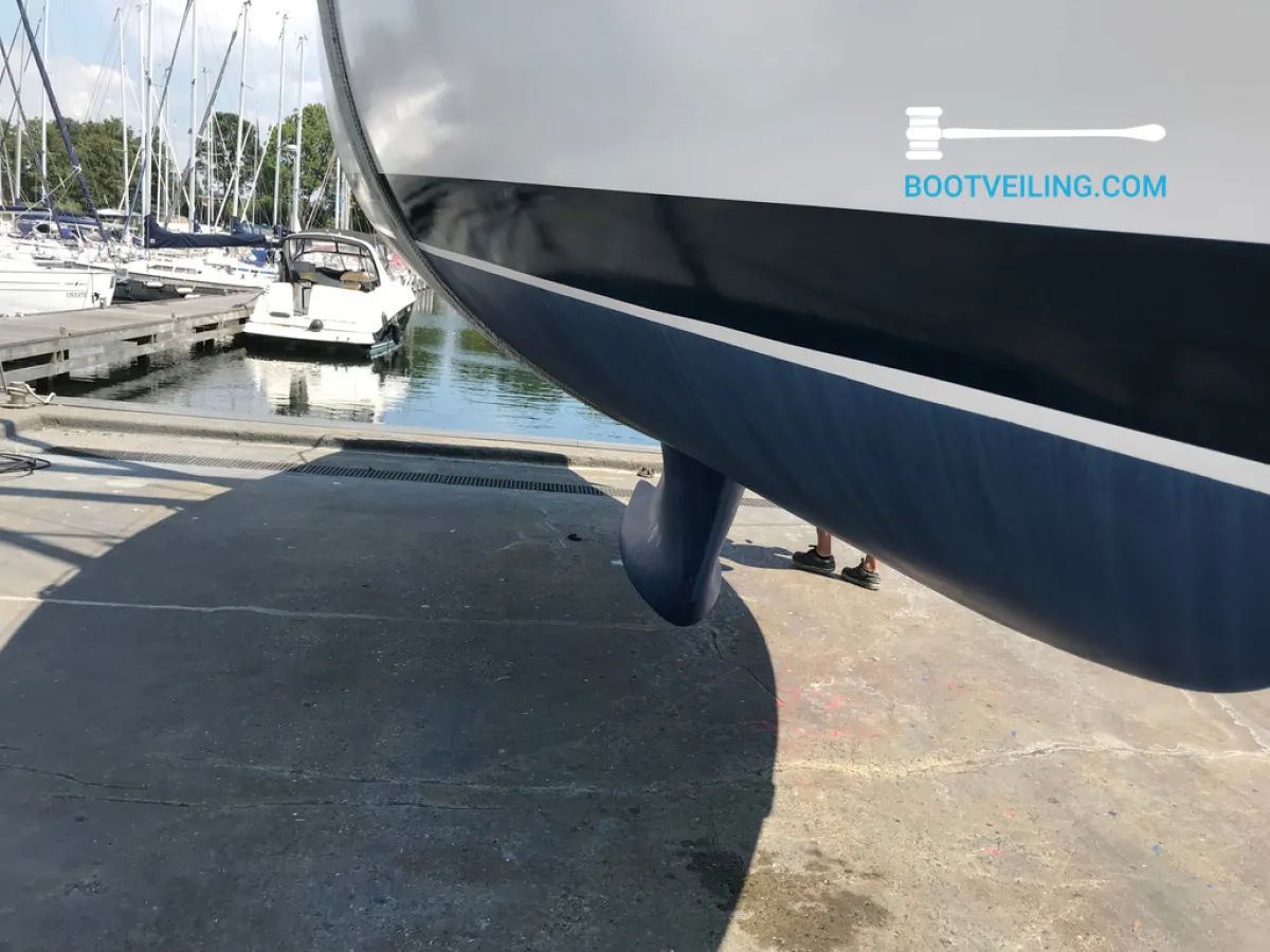 Polyester Sailboat Dufour 2800