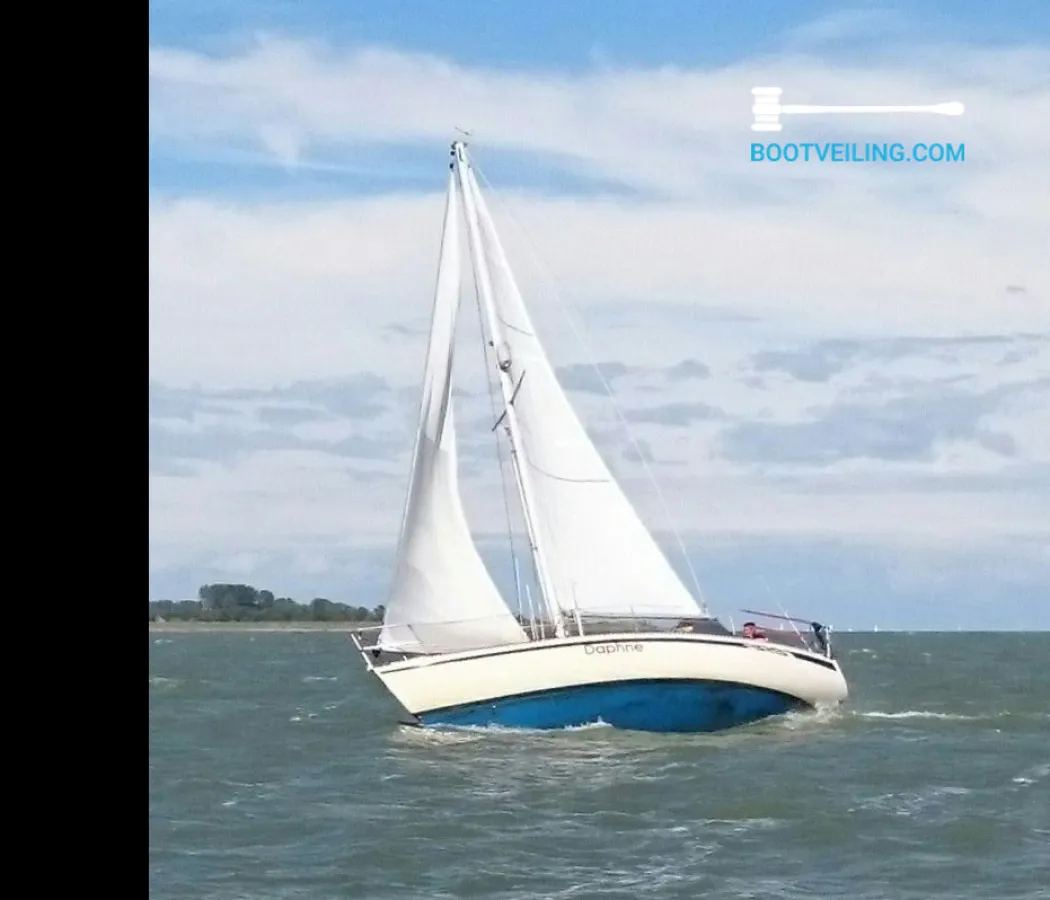 Polyester Sailboat Beneteau First 30