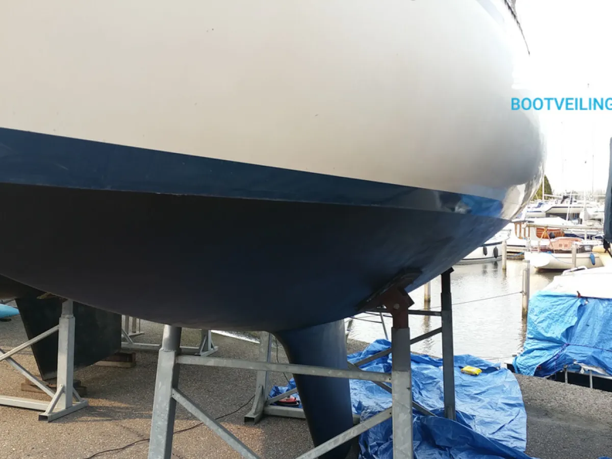 Polyester Sailboat Beneteau First 30