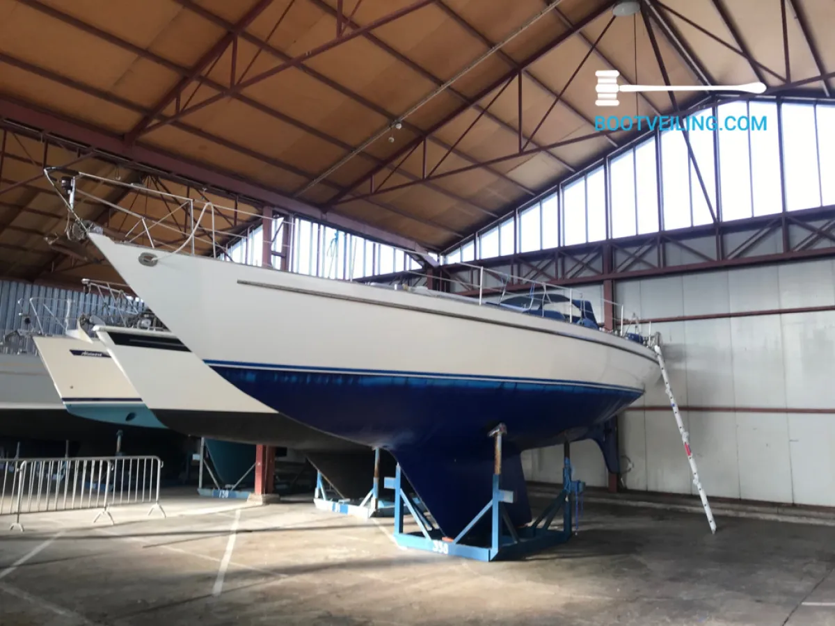 Polyester Sailboat Frans Maas Hawk 42